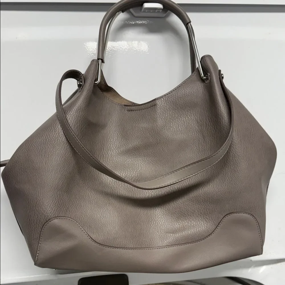 Elegant Taupe Leather Tote Bag SONDRA ROBERTS Squared Leather Gray LIKE NEW